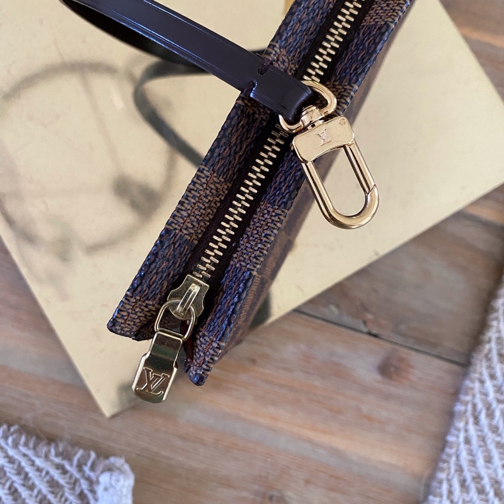 Louis Vuitton Damier Pouch - Picture 7 of 12
